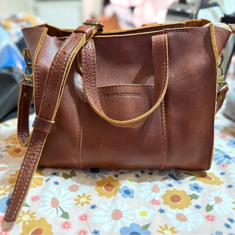 Portland Leather Lola – Nutmeg | Original Zippered | Loved - Hide Mark 🫨